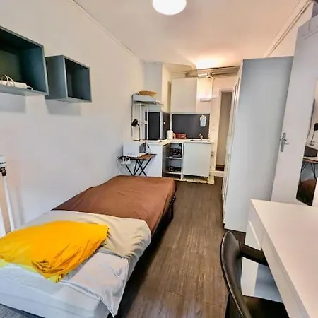 Calme Dans Le Centre Avec Parking Gratuit Apartment
